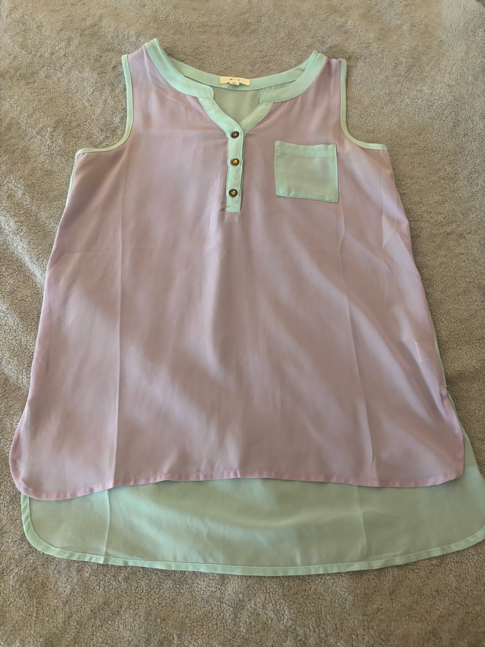 Color Block Sleeveless Blouse